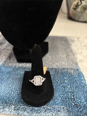 Moissanite Vintage-Style Halo Ring Size 8